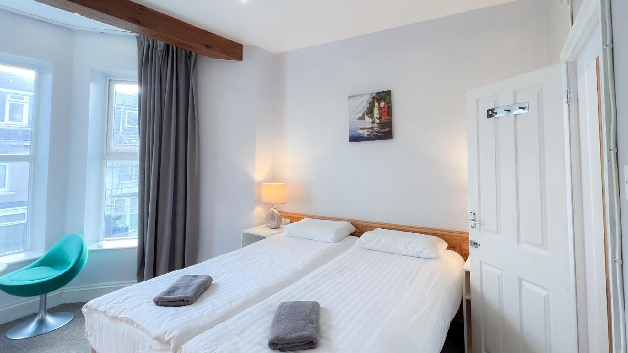 Town Hotel 2*