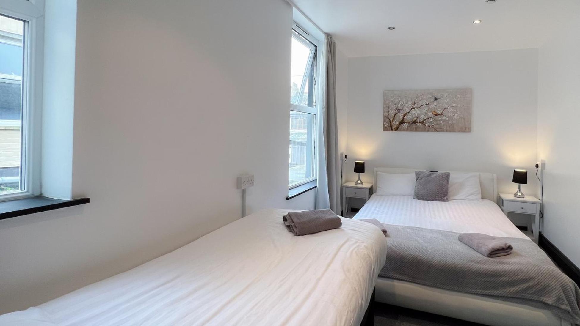 Town Hotel 2*